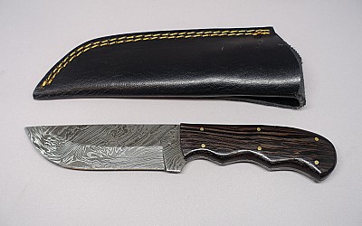 0172 Couteau de chasse n°172
